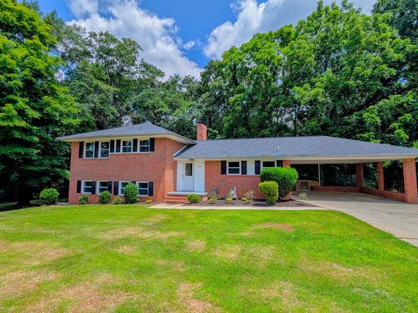 3318 Hilltop Cir
