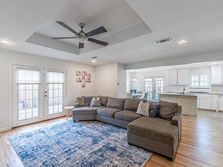 6935 Kingshollow Dr — Photo 10