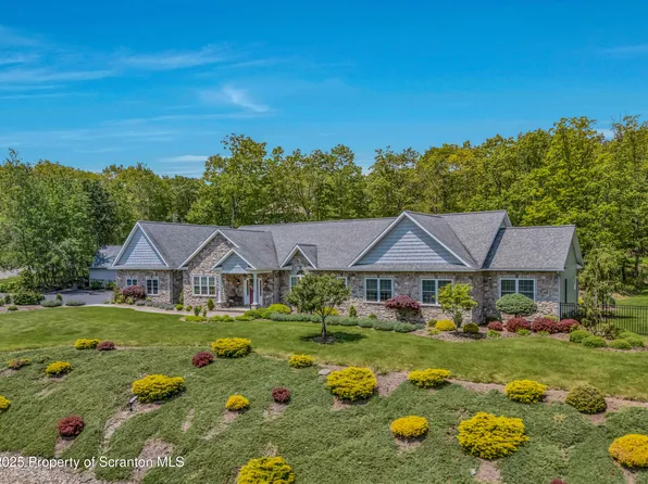 1000 Scenic Dr #L-34, Clarks Summit, PA 18411