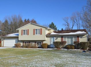 8163 Stuart Ct, North Royalton, OH 44133