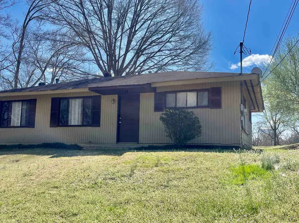 913 N 12th St, Lanett, AL 36863