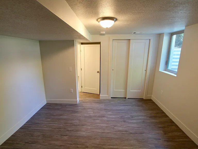 1832 S 1800 E — Photo 8