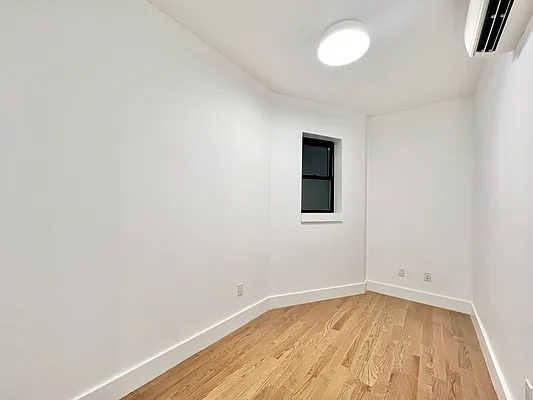 Rented by Hagstrom Management Inc | media 33