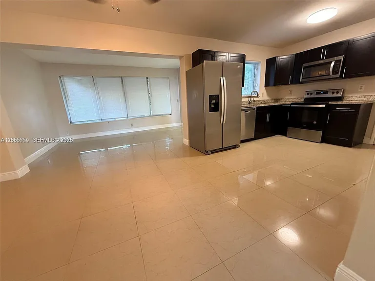 7654 Indigo St — Photo 10