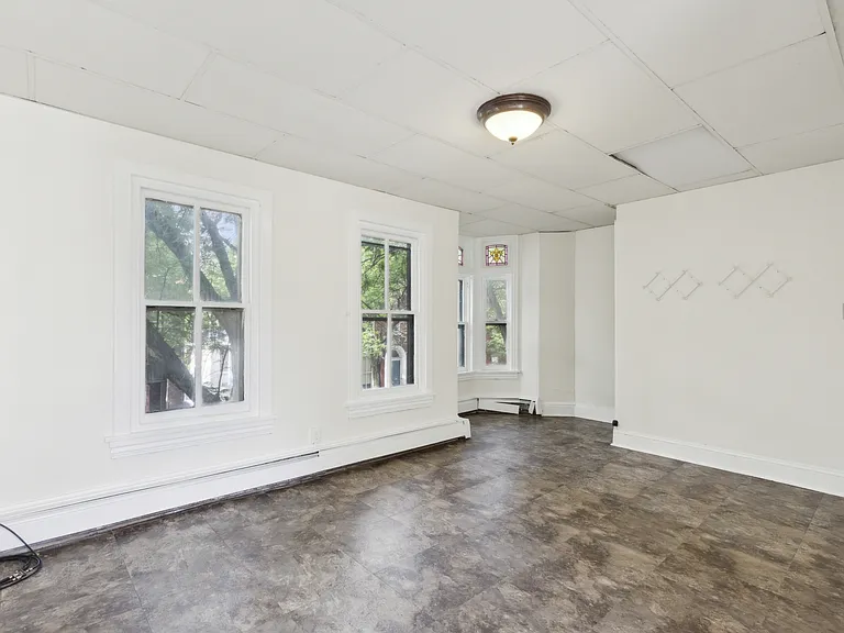 113 King St — Photo 5
