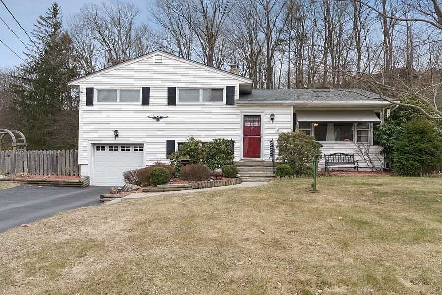 1st image of 30 Circle Dr