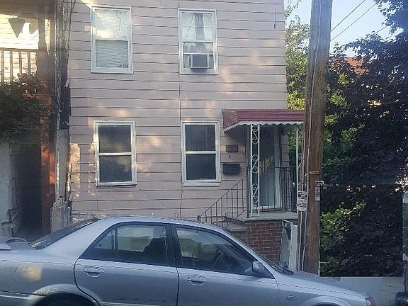 2nd image of 31 Monroe Ave