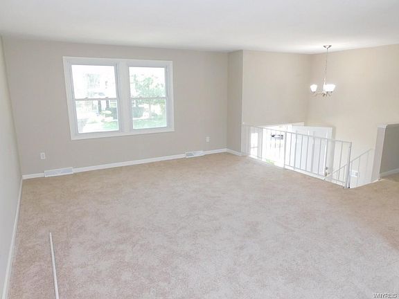 5th image of 43 Robert Dr