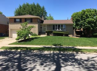 654 Winston Dr, Melrose Park, IL