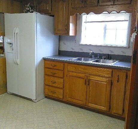 3rd image of 60444 Main St