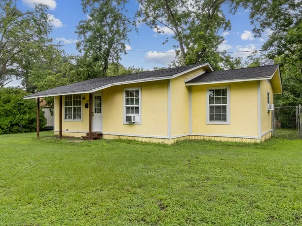 813 Pine St, Teague, TX 75860