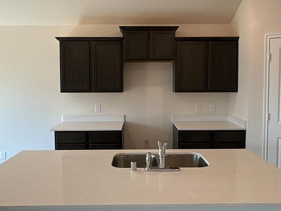 5th image of 1105 River Oaks Ln