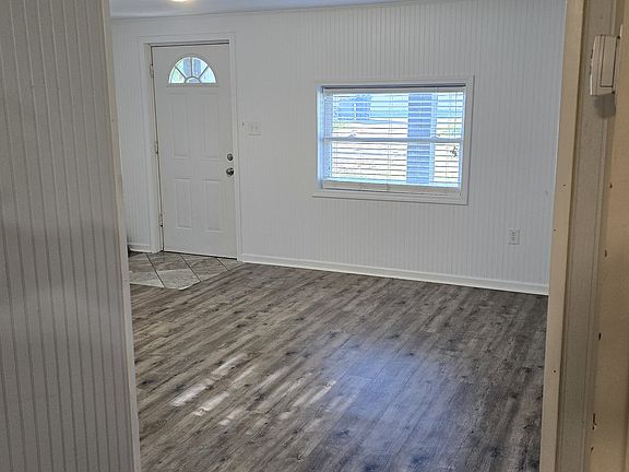 4th image of 893 Taylor Rd