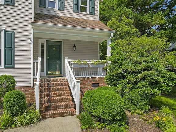 3rd image of 411 Wild Horse Creek Dr