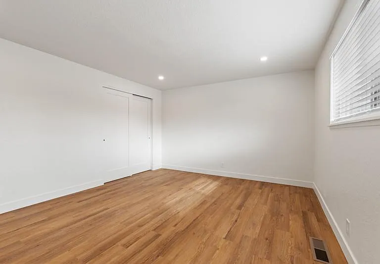 655 Walker Ave — Photo 11