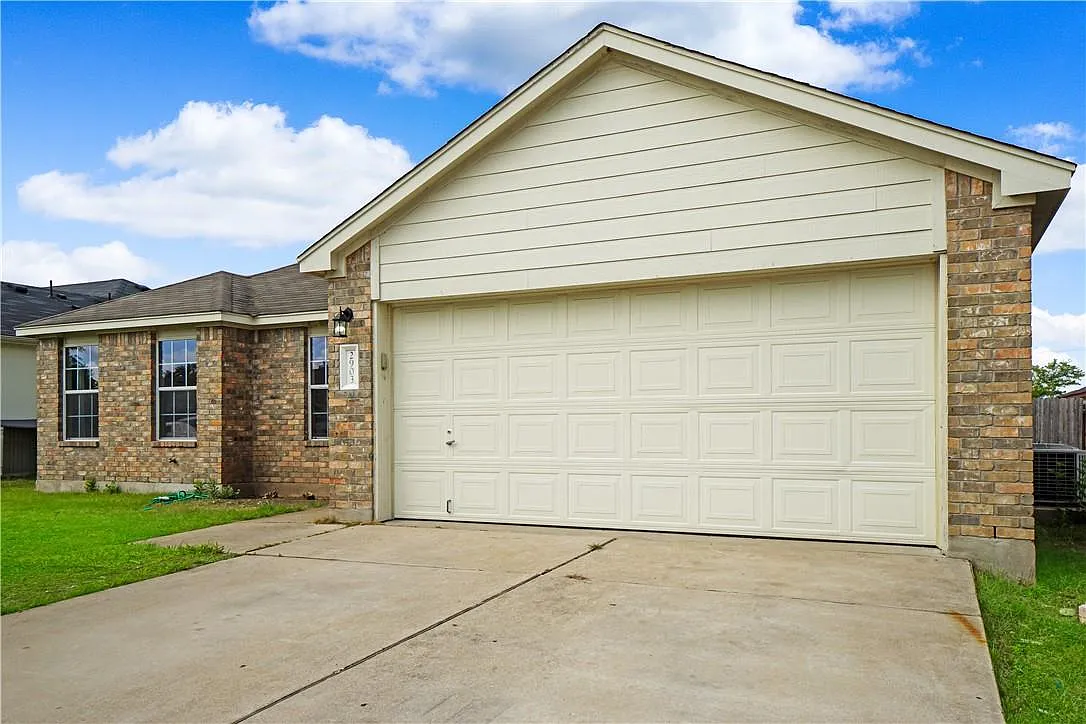 3 bed, 2.0 bath, 1628 sqft, $1,825 — Photo 1
