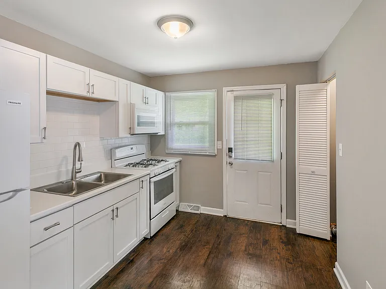1540 Cherry Ln — Photo 4