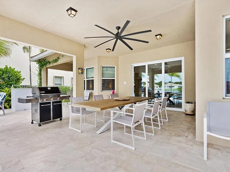 8152 Butler Greenwood Dr — Photo 21