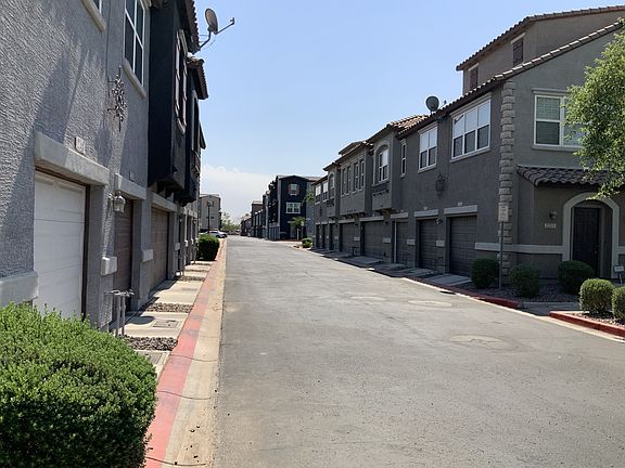 2nd image of 2253 W Huntington Dr