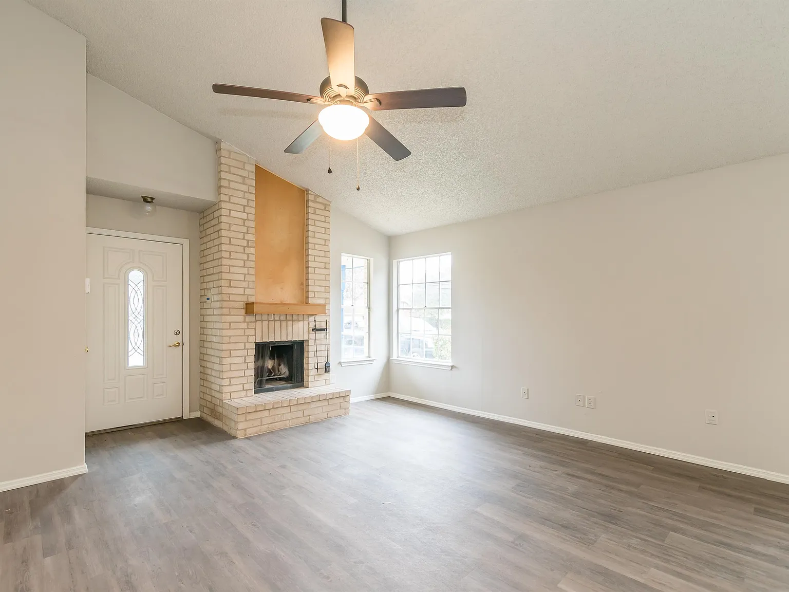 3 bed, 1206 sqft, $1,600 — Photo 4