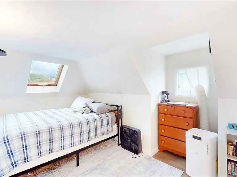 4 Saginaw Ave #2 — Photo 12