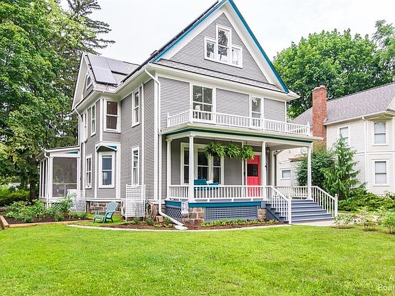 3rd image of 916 Olivia Ave