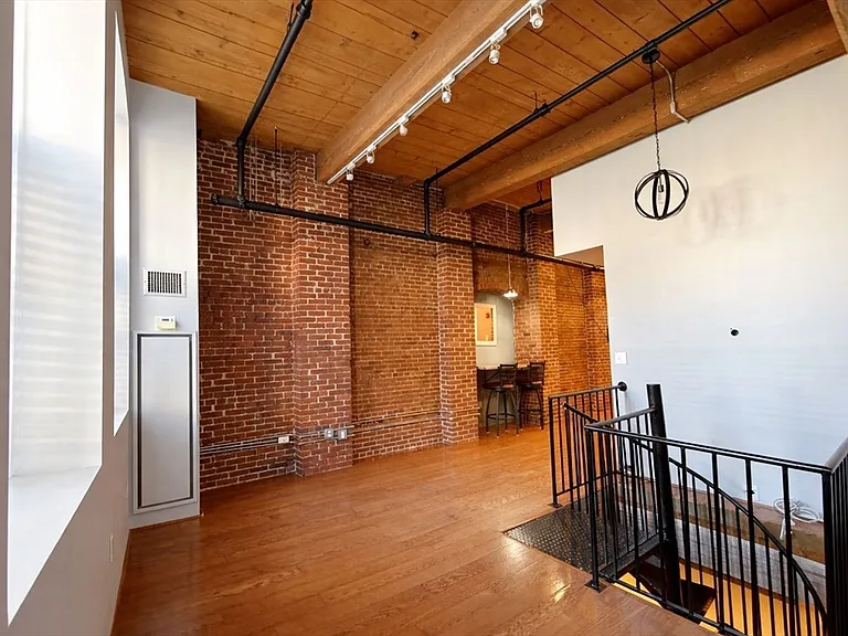 172 Middle St #108 — Photo 4