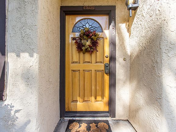 3rd image of 6742 Encino Ave Unit 3