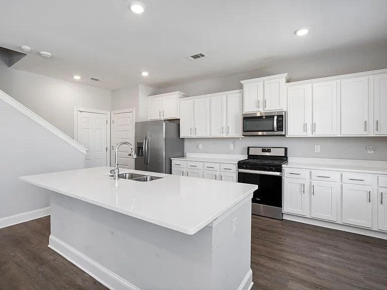 6313 Town Ln — Photo 7