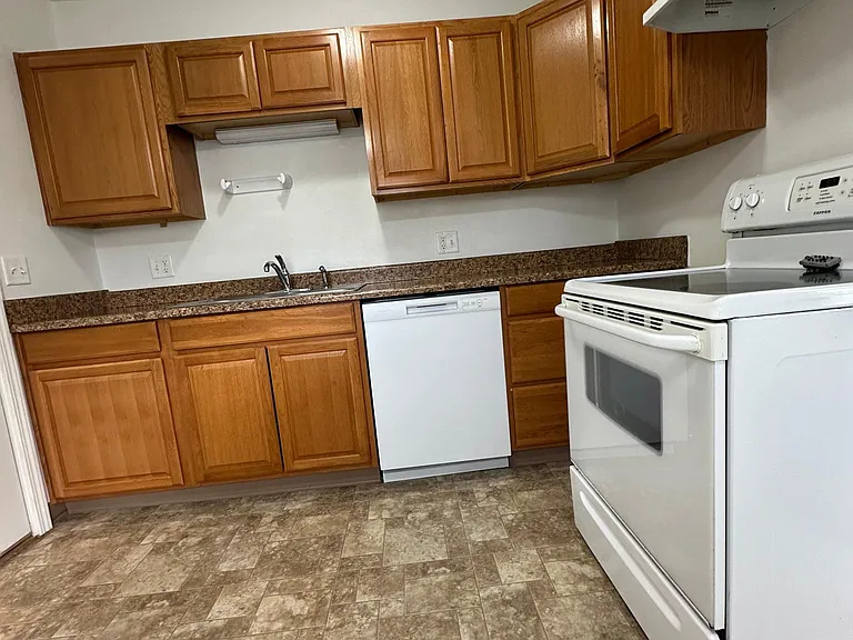 1125 Shipping St NE — Photo 12