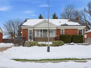 15 Mulock Ave, Hamilton, ON L8T 1H4