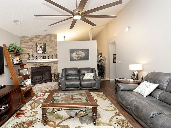 3rd image of 1121 Brick House Ln