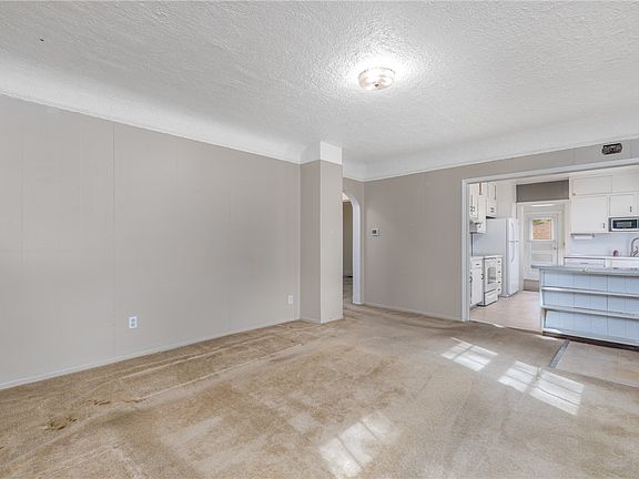 3rd image of 747 Lewis Ave