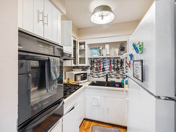 4th image of 1415 W Pratt Blvd APT 102