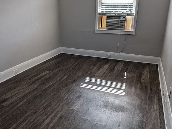 5th image of 705 W Bay St