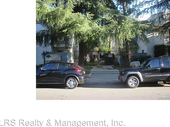 2nd image of 18411 Hatteras St Unit 134
