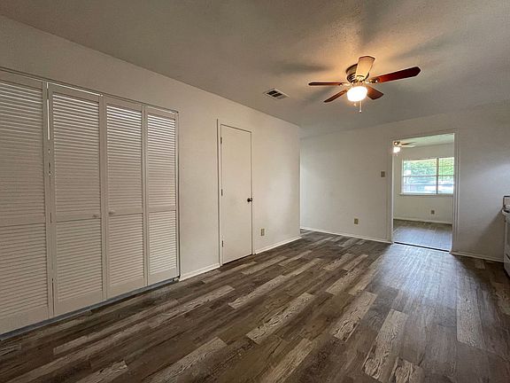 5th image of 7408 Foster Dr