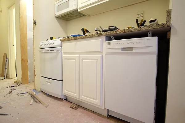 Rented by Link NY Realty | media 22