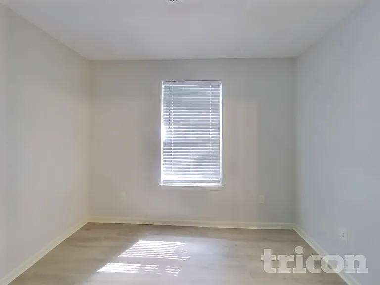 725 N Alder St — Photo 11