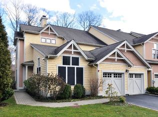 7 Landing Dr, Dobbs Ferry, NY 10522