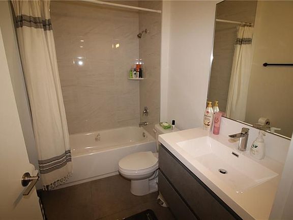 4th image of 1035 NE 34th Ct