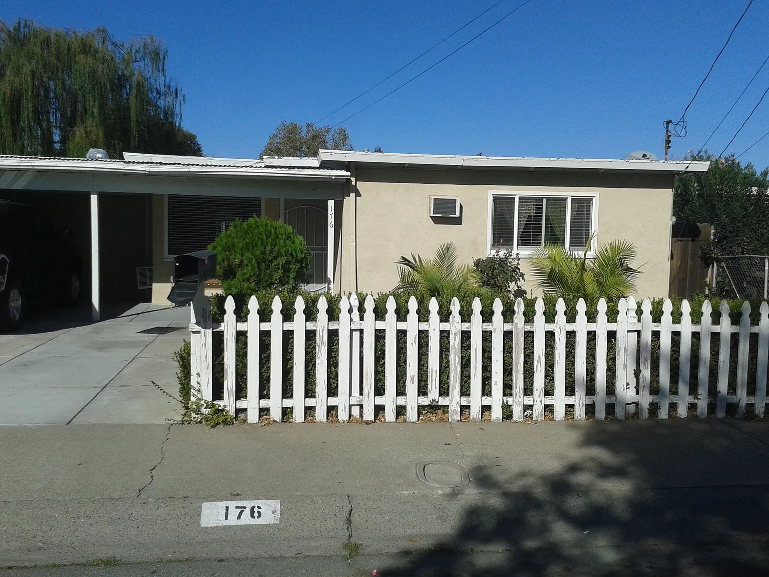 176 Rose Ann Ave photo 1