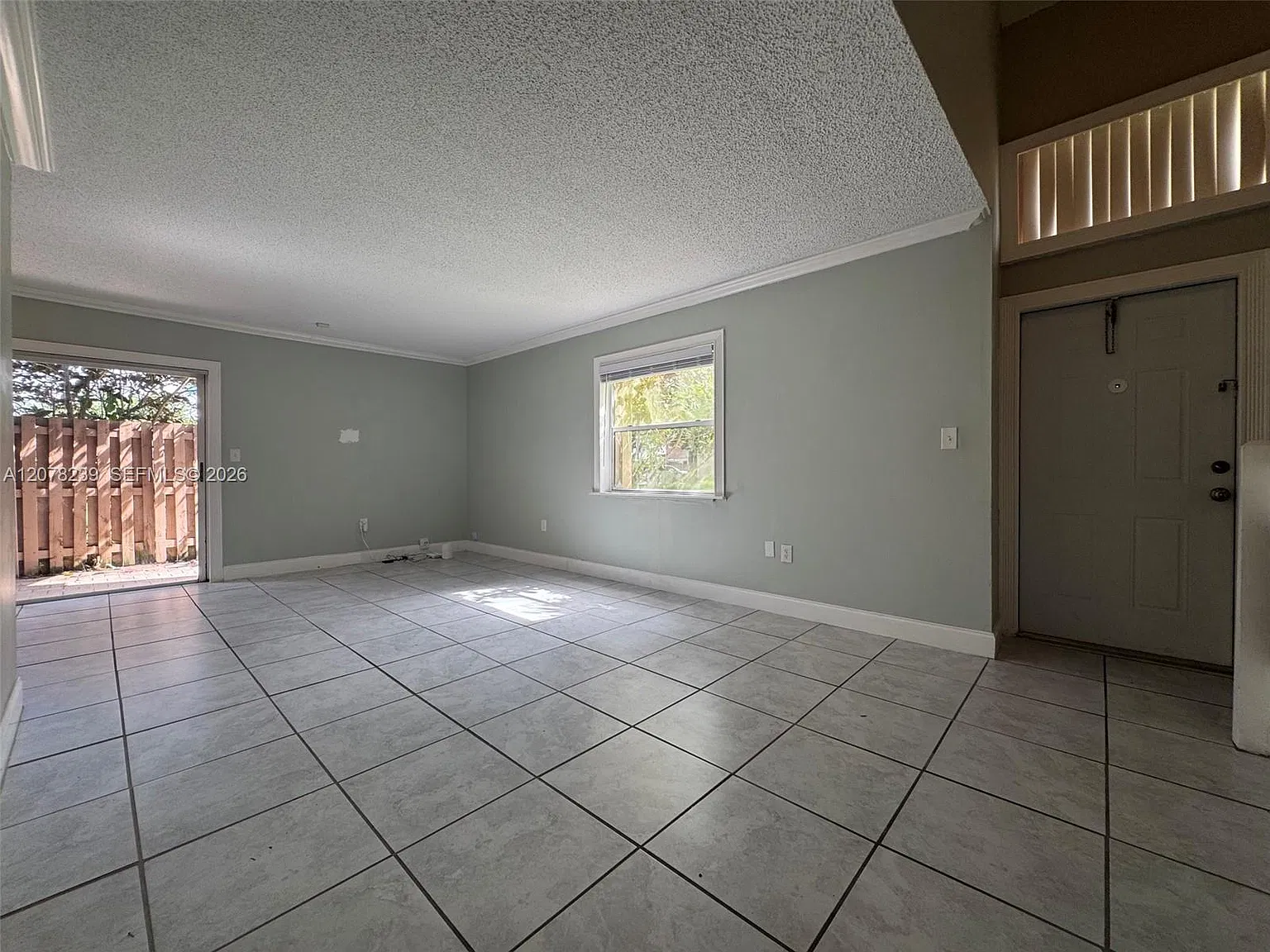 Greenglades Condo 1 — Photo 4