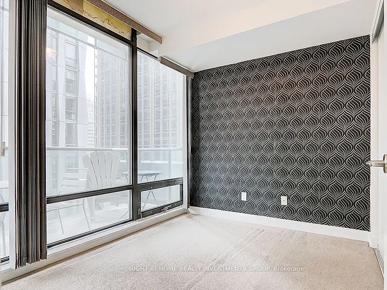 18 Yorkville Ave #704 — Photo 16