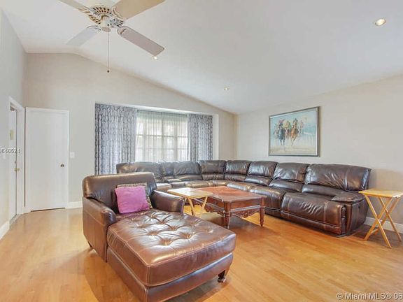 4th image of 8611 Bridle Path Ct