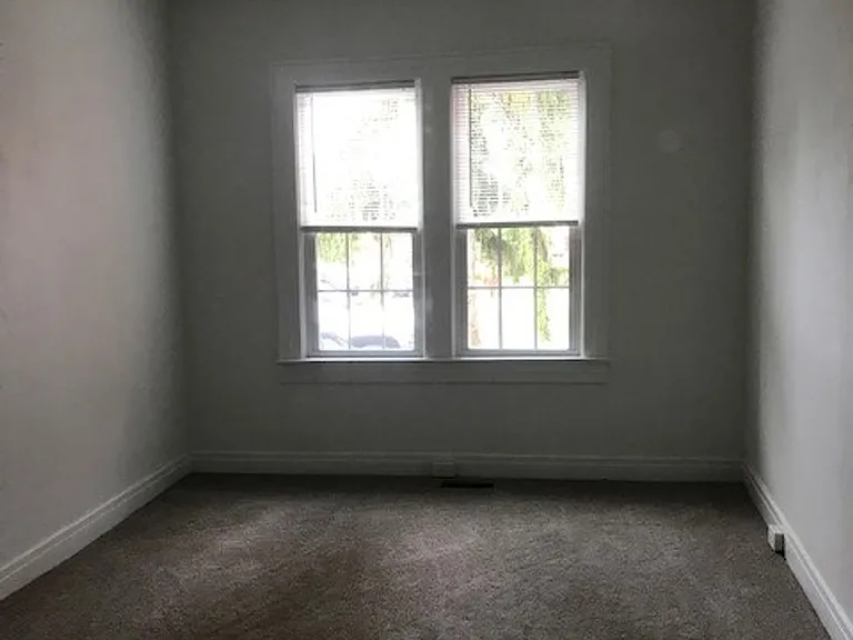 201 E Gilmer Park — Photo 3