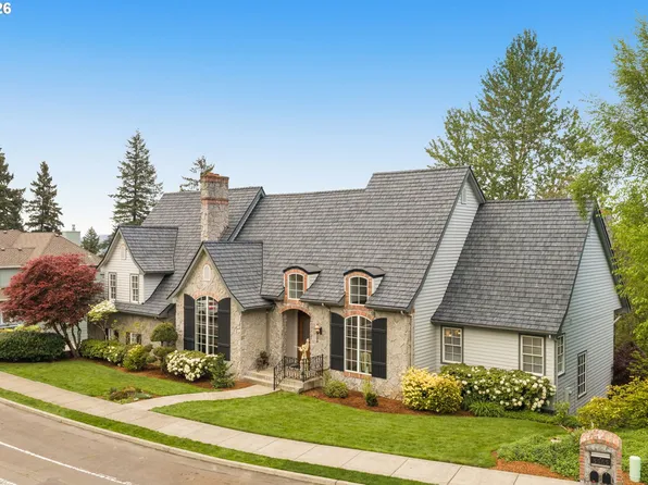 5565 Summit St, West Linn, OR 97068