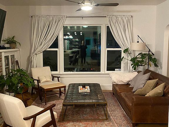 4th image of 806 E Garfield Ave