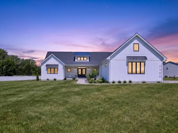 7486 Michigan Rd, Bay City, MI 48706