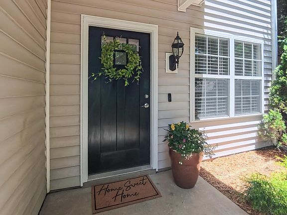2nd image of 916 Woodside Park Ln